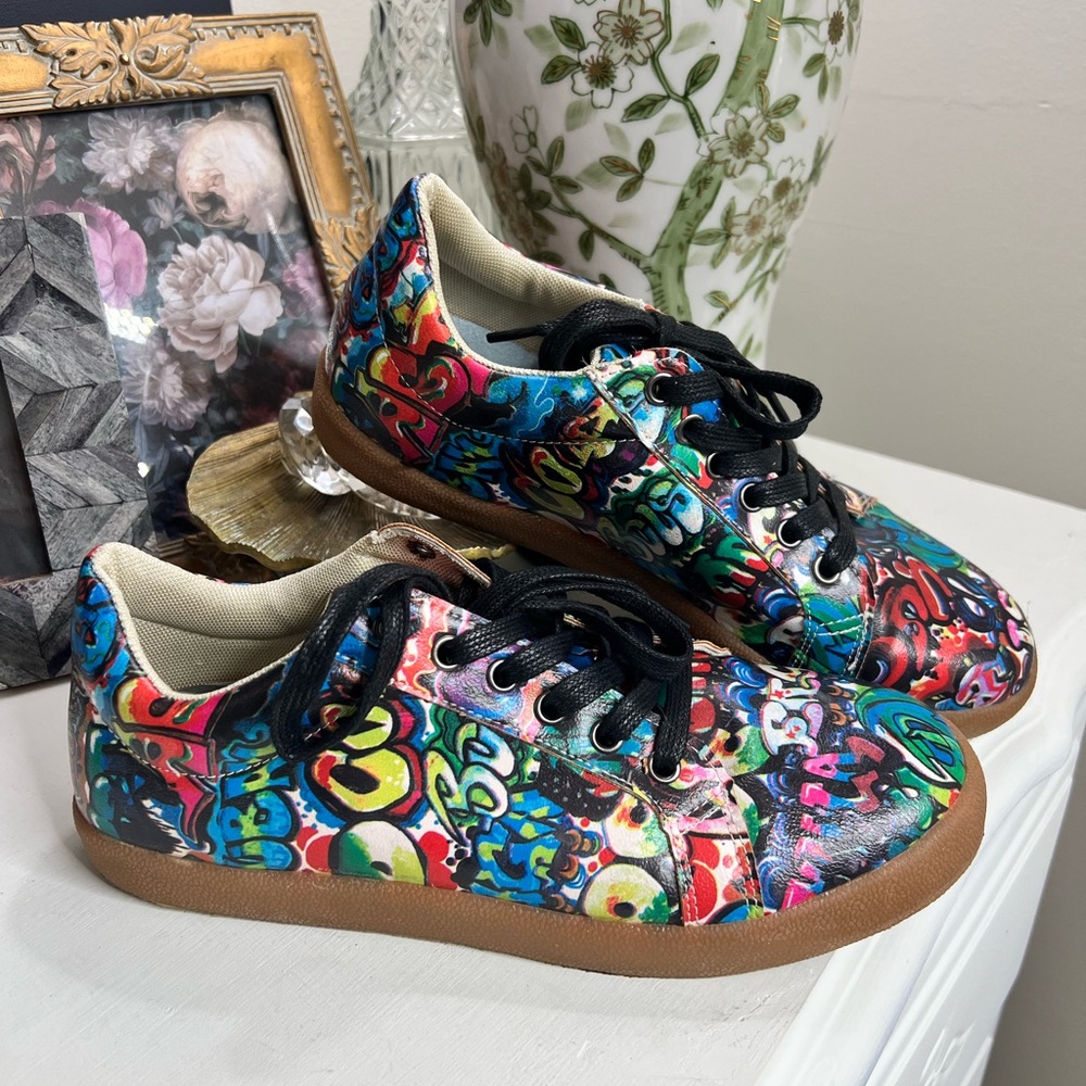 Active by orthaheel graffiti shoes, sneakers